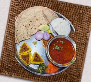 Spl. Masvadi thali