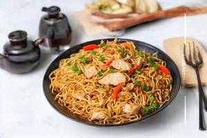 Schezwan chicken noodles