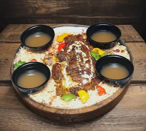 Pashtooni tandoori mutton raan turkish mandi