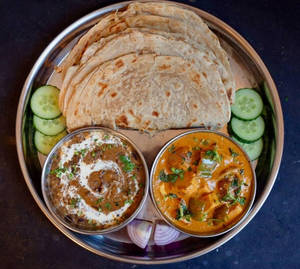 Dal Makhani+paneer Sabji+4 Tandoori Roti