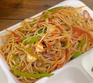 Paneer Hakka Noodles