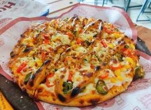 Achari Paneer Pizza