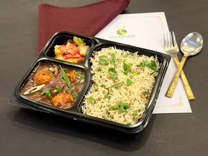 Combo Chilli Chicken With Veg Fried Rice
