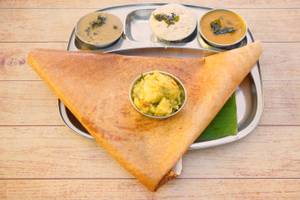 Onion masala dosa