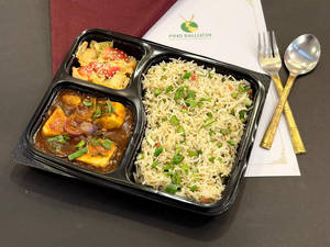 Combo Chilli Paneer With Veg Fried Rice