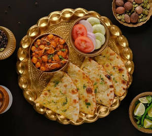 Chole+rajma+4 Aloo Naan Small