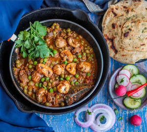 Matar Mushroom With 2 Plain Naan