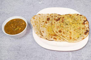 Chole + 3 Amritsari Kulcha