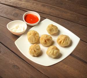 Creamy Corn & Cheese Steamed Momos [6 Pieces]