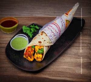 Chicken Tikka Single Egg Kathi Roll