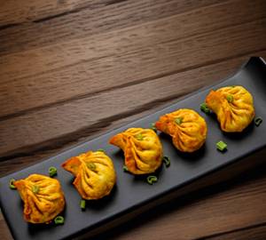 Corn cheese fried momos [5 pieces]