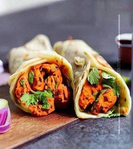 Chicken Malai Tikka Egg Roll
