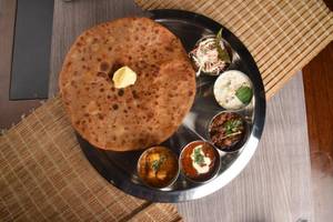 Aloo Parantha Thali