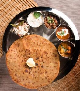 Green Peas Parantha Thali