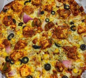 Paneer Tikka Corn Pizza