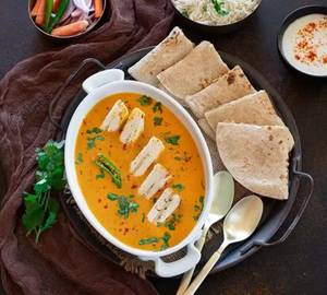 Paneer Pasanda +4 roti +salad