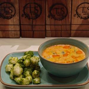 Tom Kha
