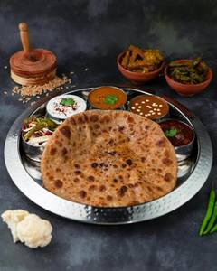 Aloo Gobi Parantha Thali