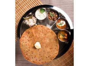 Veg Dilliwala Parantha Thali