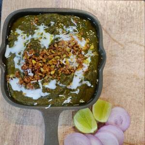 Lasooni Bhutta Palak Paneer