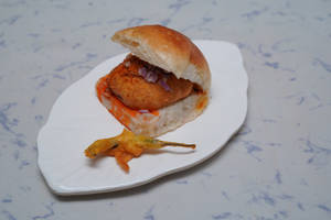 Vada Pav (coconut Chutney)