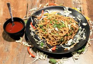 Veg hakka noodles