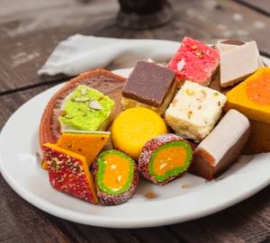 Assorted Premium Sweets Box 1/4 Kg