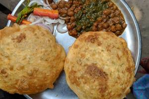 Stuffed Chana Bhature [2 pieces]
