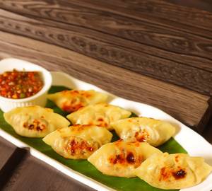 Paneer Pan fried Momos