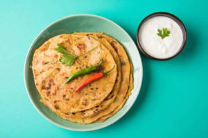 Tandoori Pyaz Paratha With Curd Meal [2Pcs][Whole Wheat]