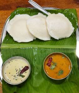 Idli  Sambar (3 Pcs)