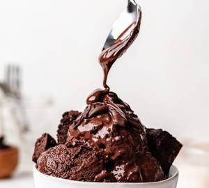 Brownie with chocolate