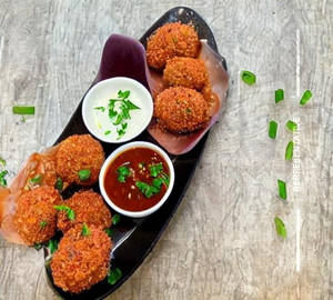 Veg Kurkure Peri Peri Momos