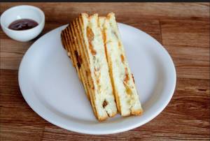 Nuts And Dates Sandwich