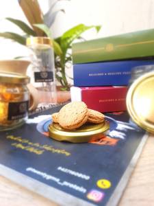 Millet, Cashew And Raisins Cookies [3 Pieces]