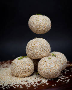 Till Laddu