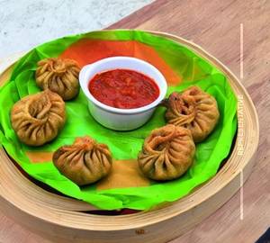 Chicken fried momos [8 pieces]