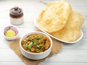 Channa Bhatura Aloo Wala [1Pcs]