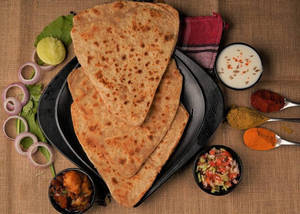 2 Aloo Pyaz Paratha
