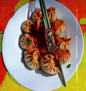 Paneer Chilli Momos [8 Pcs]