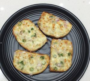 Supreme Garlic Bread