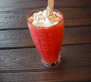 Strawberry mastani