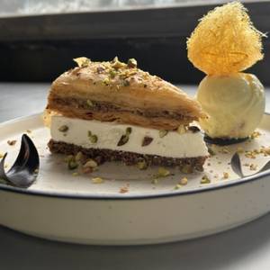 Honey Pistachio Baklava Cheesecake