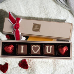 Magical Ilu Box With 5 Milk Chocolates