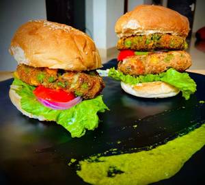 Veg chilli lava burger