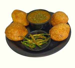 4 bedmi poori with aloo and kaddu sabji