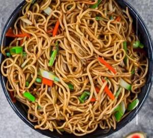 Hakka noodles                                                                                                           