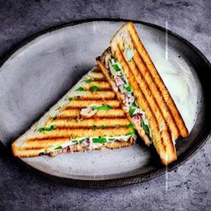 Chicken schezwan sandwich