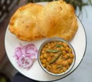 Chole Bhature [2 Pieces]