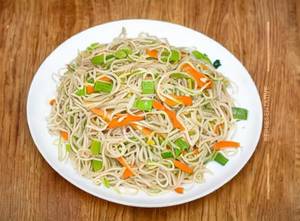 Vegetable hakka noodles                     